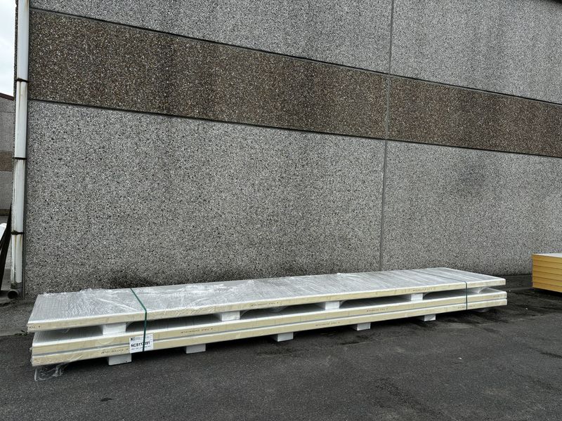 Sandwichpanelen 100 mm 3 lengtes 6000 mm  (NCS112391)